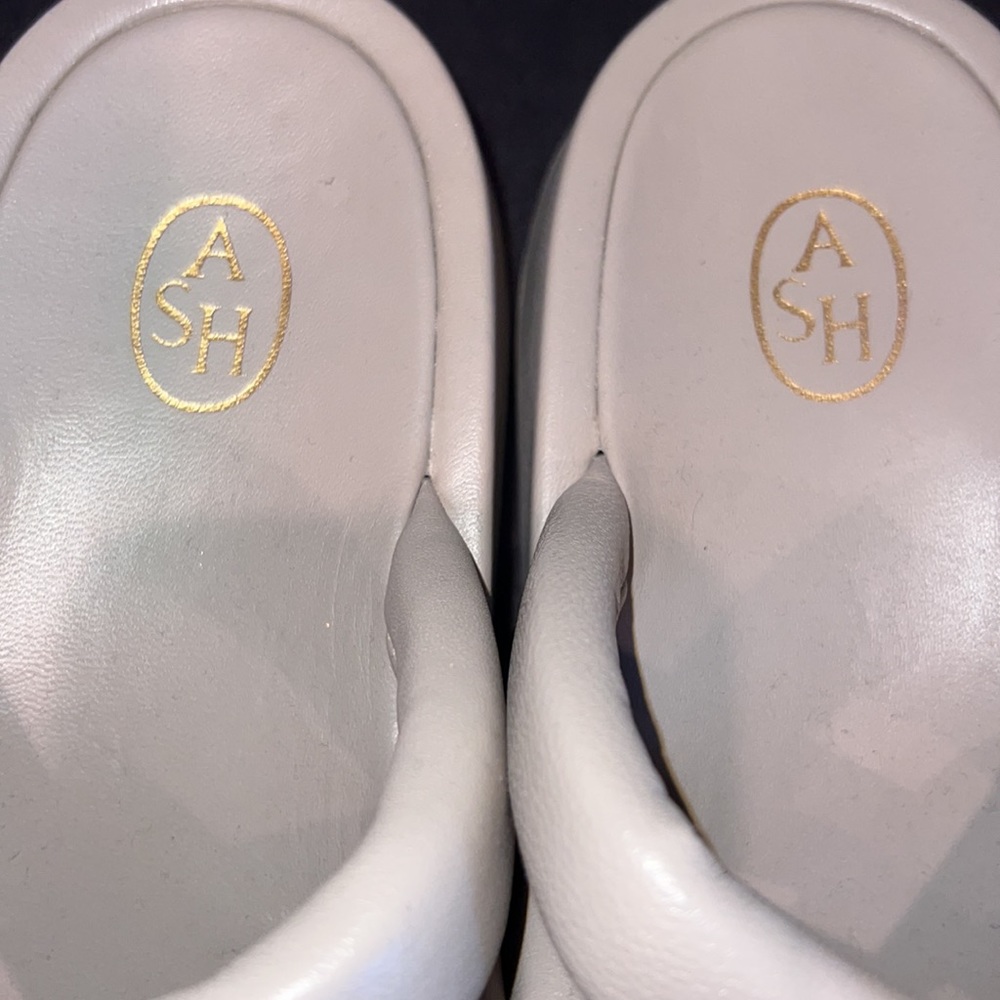 Ash Puffy Strap Slides. Worn Once Inside. Size 9 - image 7